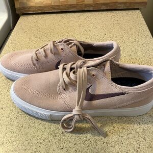 Nike Blush Suede Sneakers with Plum Swoosh Women’s size 5 NWOT.